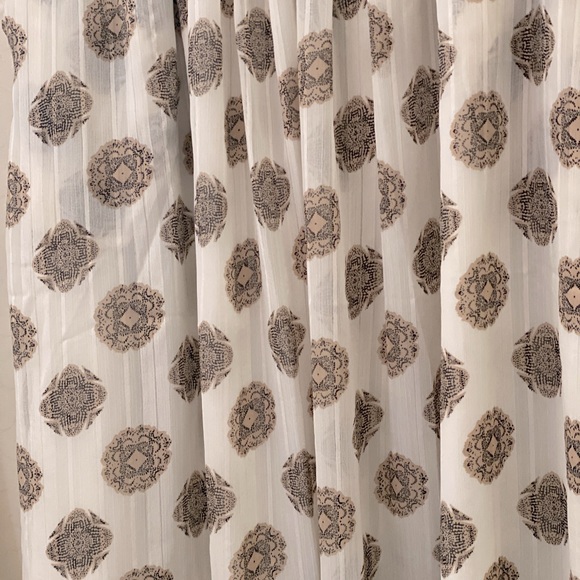 NeeSees Cream Medallion Chiffon Skirt - Picture 2 of 4